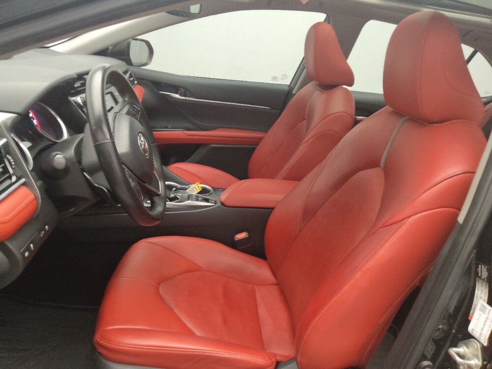 2018 Toyota Camry in Conyers, GA 30094 - 18124997 17