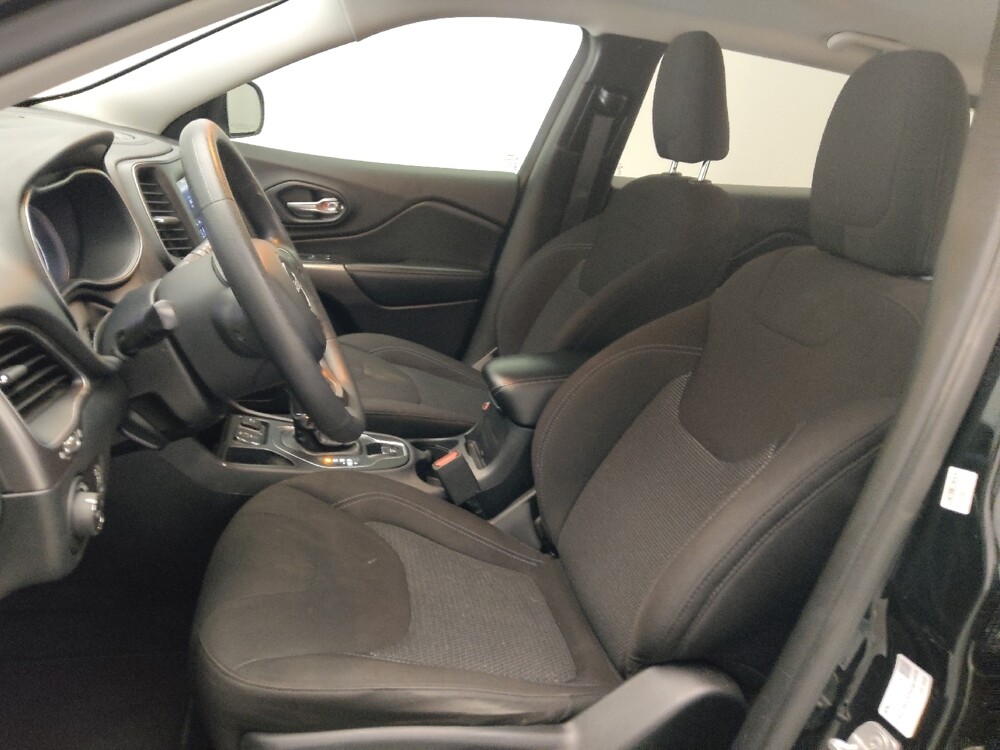 2019 Jeep Cherokee in Macon, GA 31210 - 18124999 17