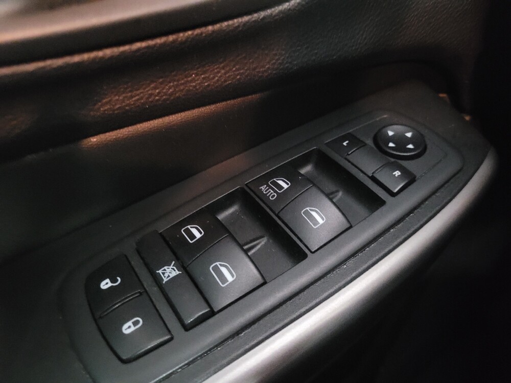 2019 Jeep Cherokee in Macon, GA 31210 - 18124999 27