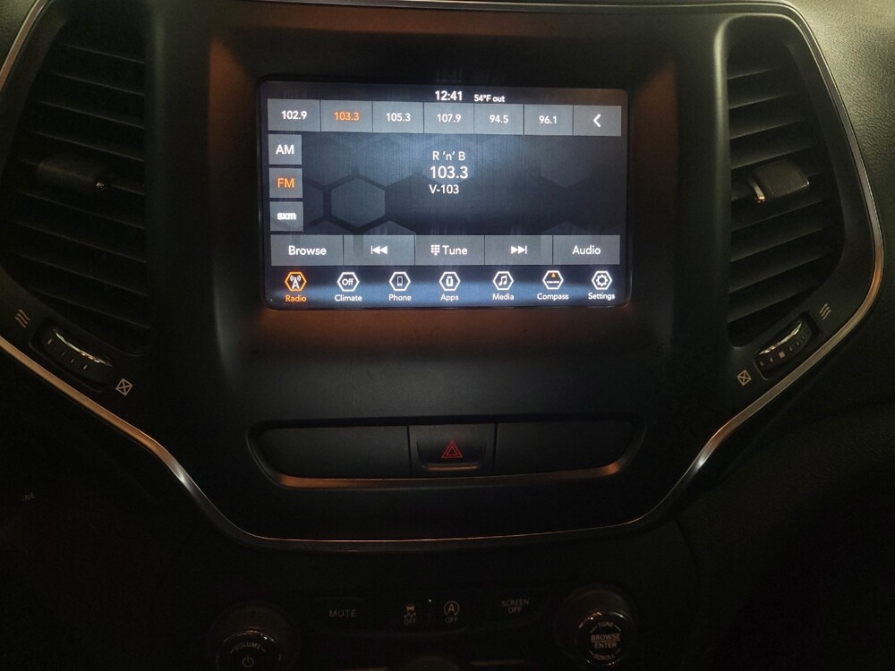 2019 Jeep Cherokee in Macon, GA 31210 - 18124999 25