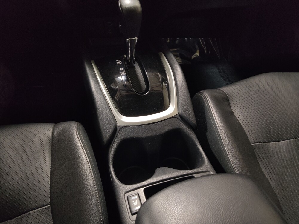 2016 Nissan Rogue in Union City, GA 30291 - 18125001 26