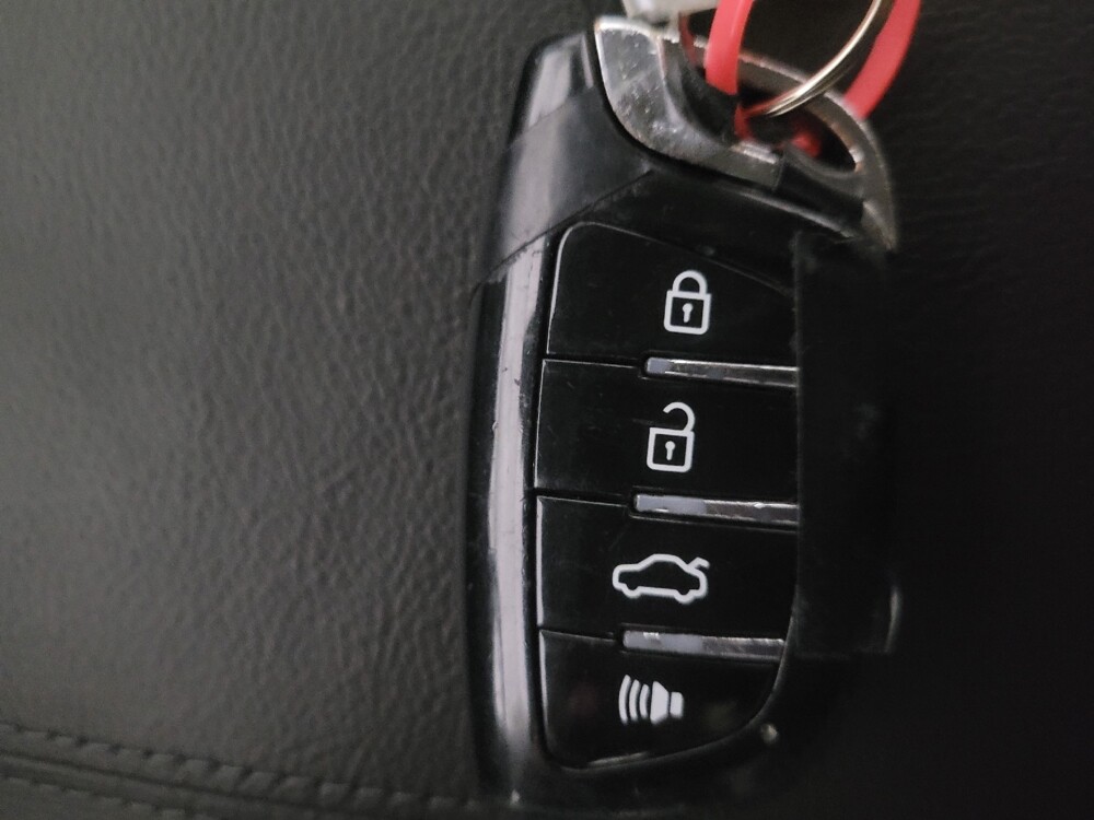 2018 Hyundai Santa Fe in Birmingham, AL 35215 - 18125004 32