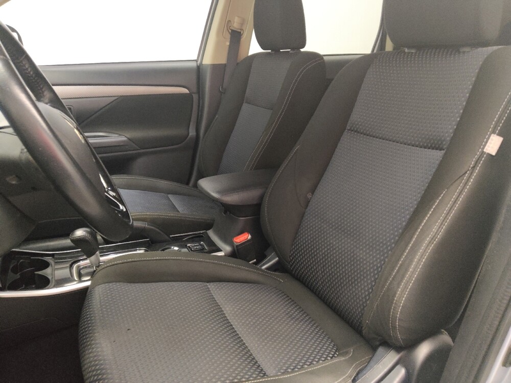 2017 Mitsubishi Outlander in Union City, GA 30291 - 18125013 17
