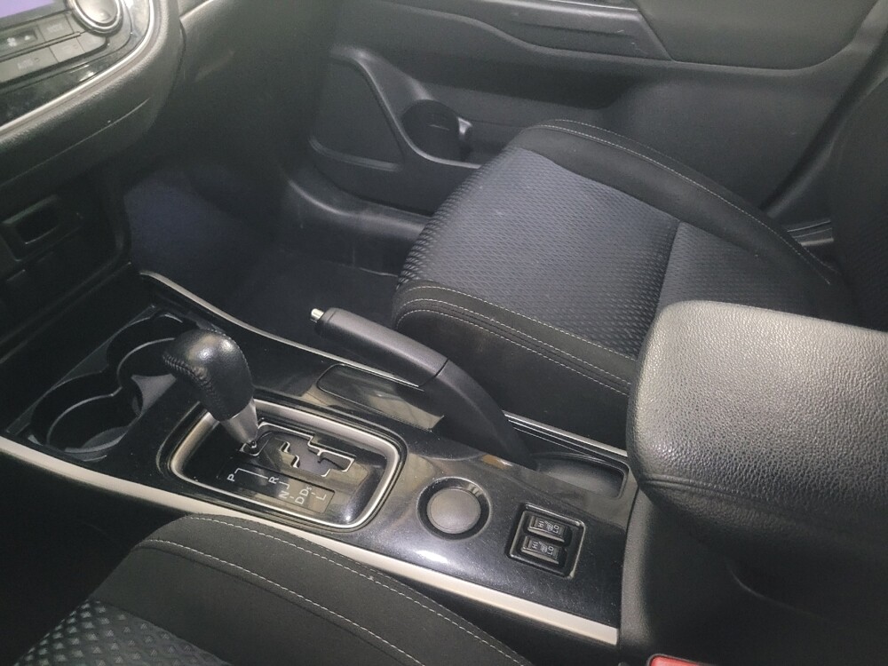 2017 Mitsubishi Outlander in Union City, GA 30291 - 18125013 26