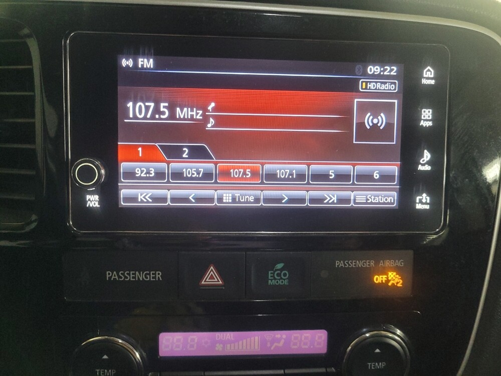 2017 Mitsubishi Outlander in Union City, GA 30291 - 18125013 25