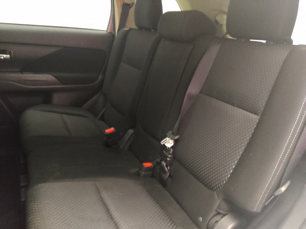 2017 Mitsubishi Outlander in Union City, GA 30291 - 18125013 18