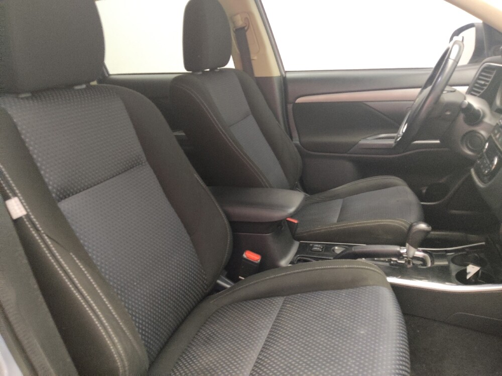 2017 Mitsubishi Outlander in Union City, GA 30291 - 18125013 21