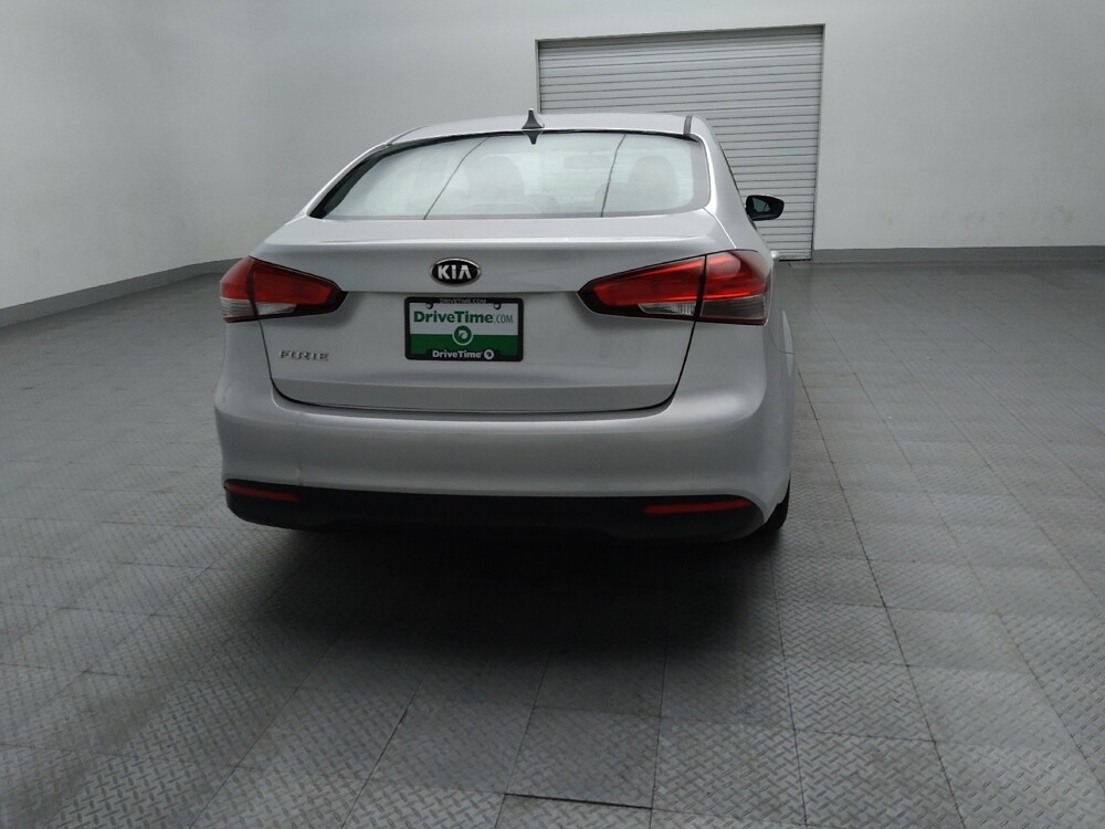 2017 Kia Forte in El Paso, TX 79907 - 18125056 7