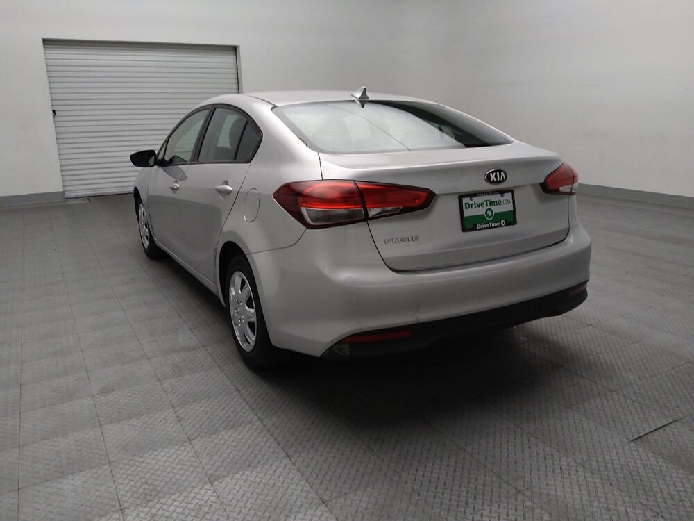 2017 Kia Forte in El Paso, TX 79907 - 18125056 5