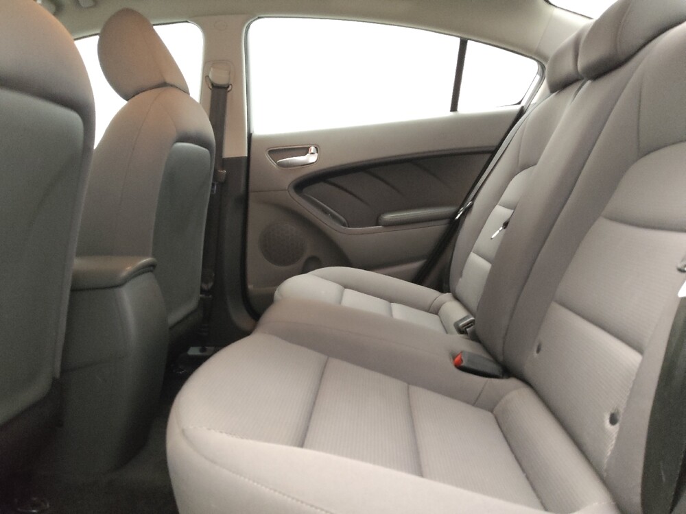 2017 Kia Forte in El Paso, TX 79907 - 18125056 18