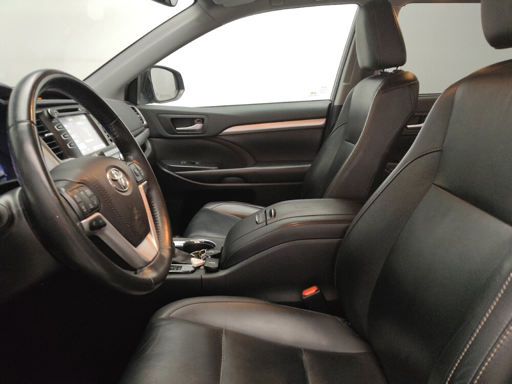 2019 Toyota Highlander in Fort Worth, TX 76116 - 18125061 17