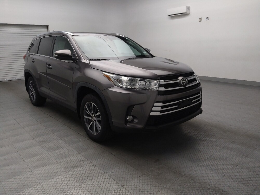 2019 Toyota Highlander in Fort Worth, TX 76116 - 18125061 13