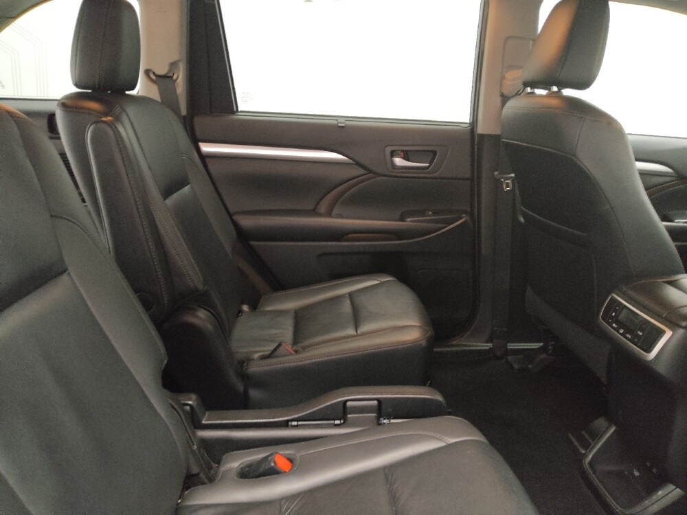 2019 Toyota Highlander in Fort Worth, TX 76116 - 18125061 19