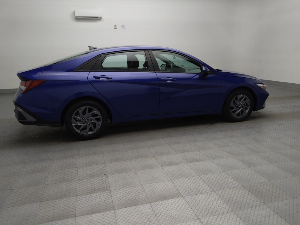 2024 Hyundai Elantra in Plano, TX 75074 - 18125079 10