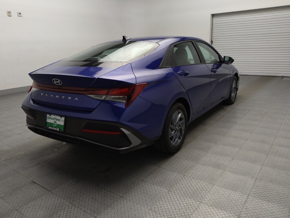 2024 Hyundai Elantra in Plano, TX 75074 - 18125079 9