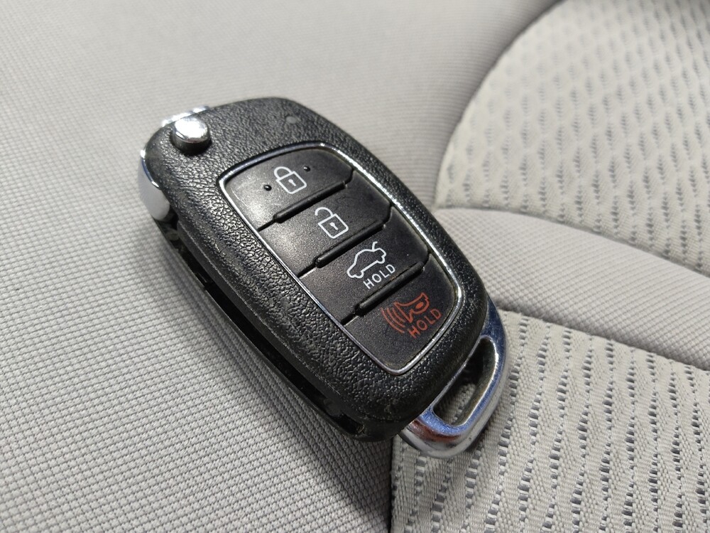 2018 Hyundai Sonata in Tucson, AZ 85705 - 18125084 32