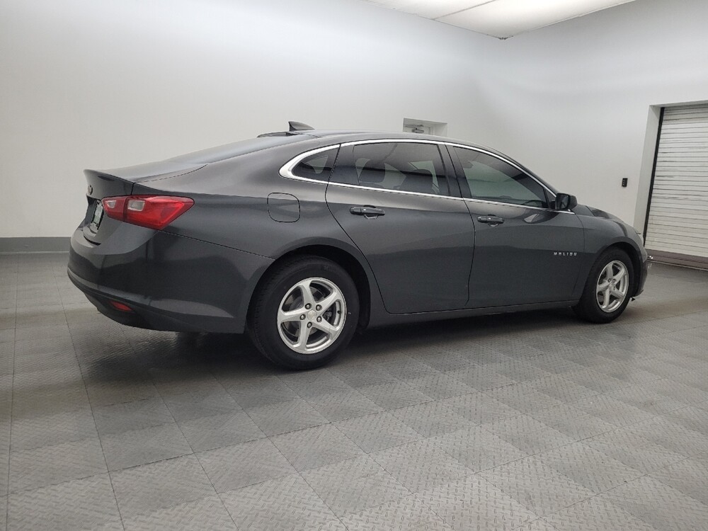 2018 Chevrolet Malibu in Mesa, AZ 85210 - 18125088 10