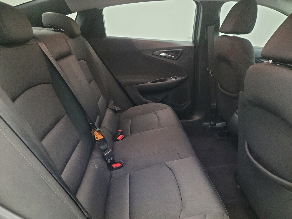 2018 Chevrolet Malibu in Mesa, AZ 85210 - 18125088 19