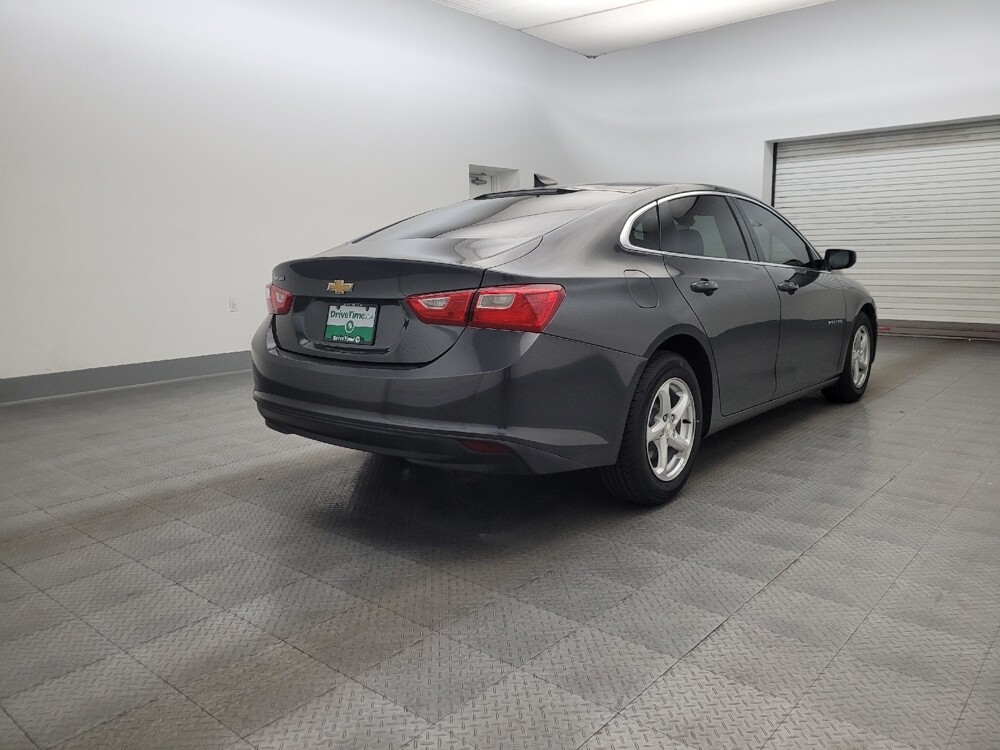 2018 Chevrolet Malibu in Mesa, AZ 85210 - 18125088 9