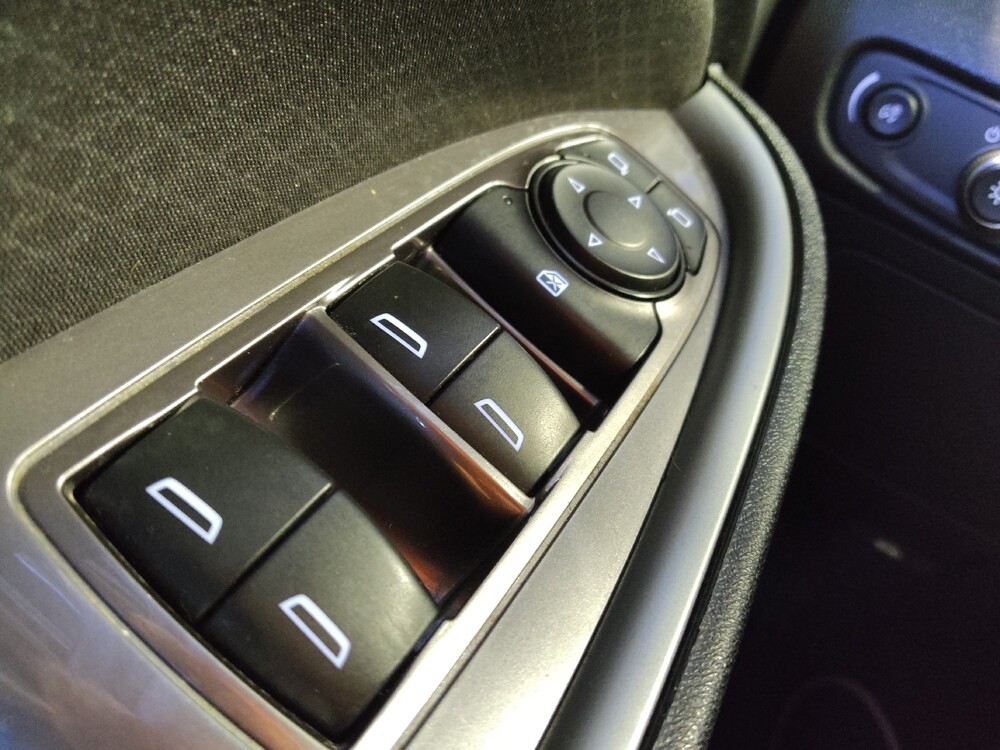 2018 Chevrolet Malibu in Mesa, AZ 85210 - 18125088 27