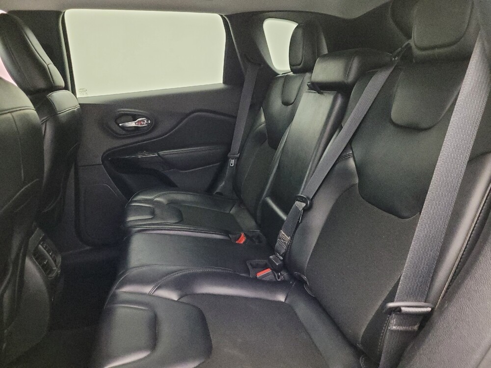 2021 Jeep Cherokee in Glendale, AZ 85301 - 18125095 18