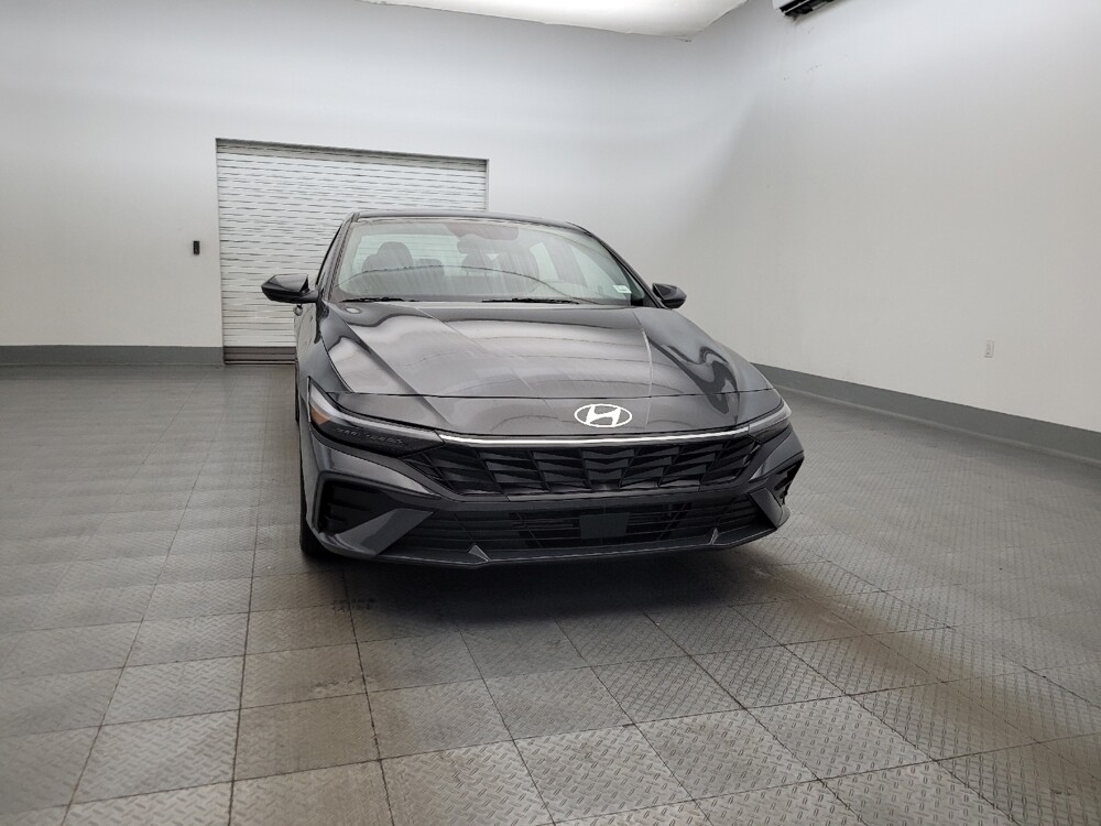 2025 Hyundai Elantra in Glendale, AZ 85301 - 18125099 14