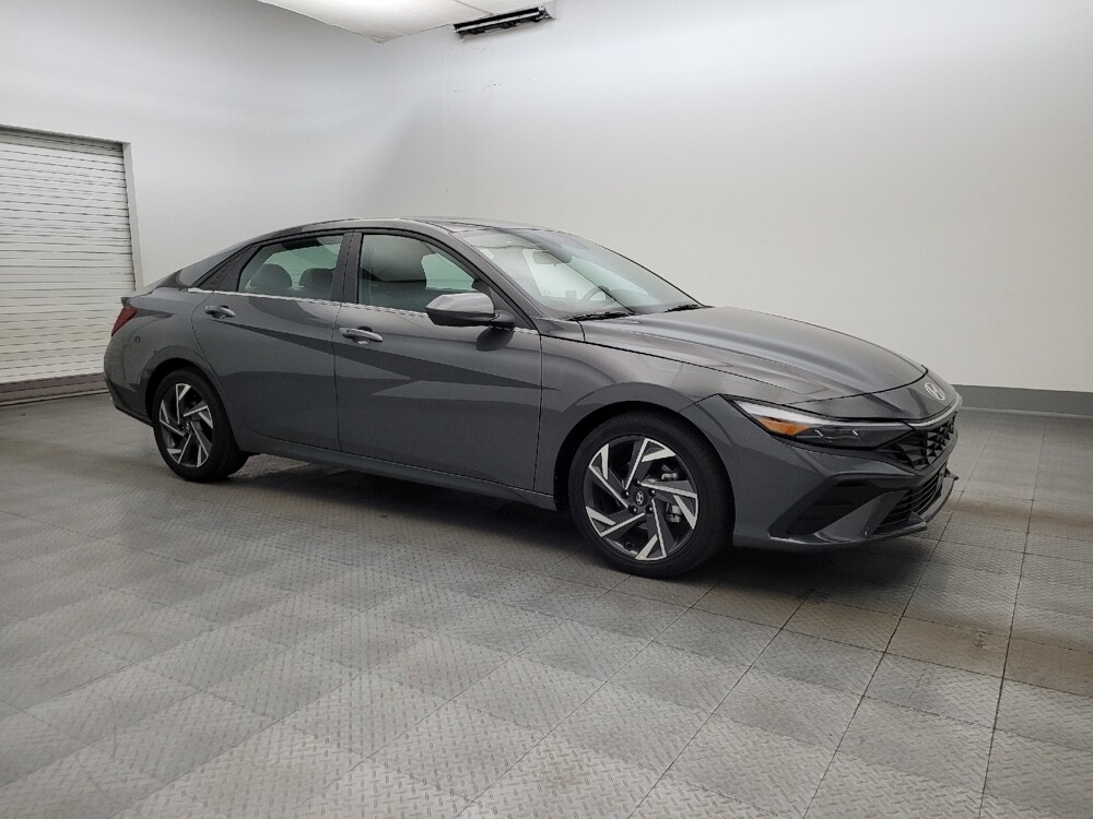 2025 Hyundai Elantra in Glendale, AZ 85301 - 18125099 11