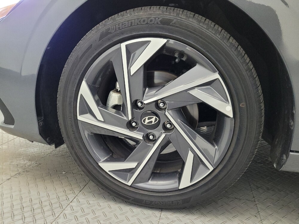 2025 Hyundai Elantra in Glendale, AZ 85301 - 18125099 31