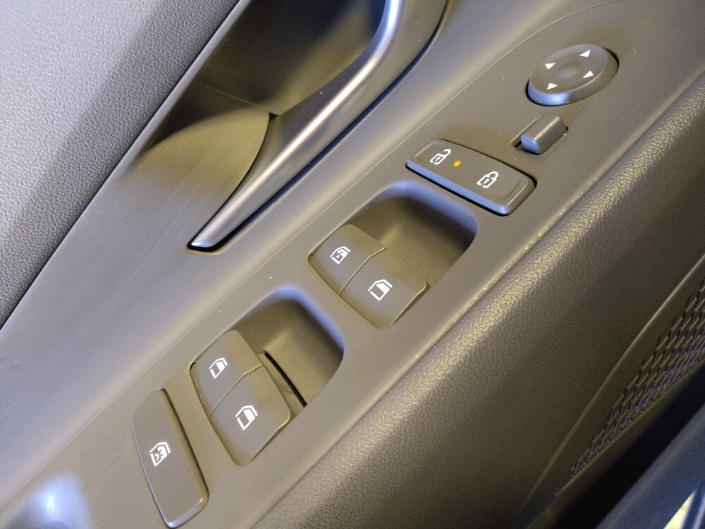 2025 Hyundai Elantra in Glendale, AZ 85301 - 18125099 27