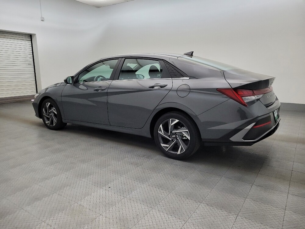 2025 Hyundai Elantra in Glendale, AZ 85301 - 18125099 3