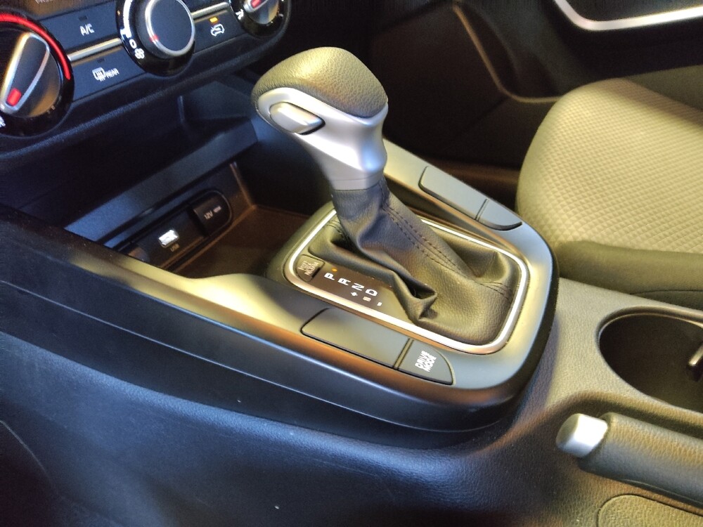 2025 Kia Soul in Glendale, AZ 85301 - 18125102 26