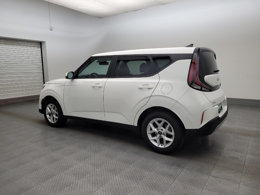 2025 Kia Soul in Glendale, AZ 85301 - 18125102 3