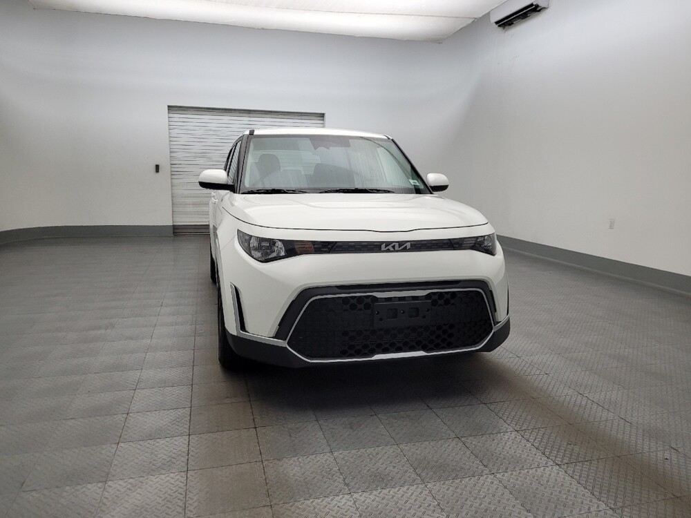 2025 Kia Soul in Glendale, AZ 85301 - 18125102 14