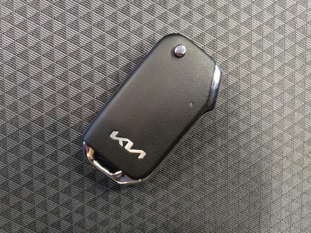 2025 Kia Soul in Glendale, AZ 85301 - 18125102 32