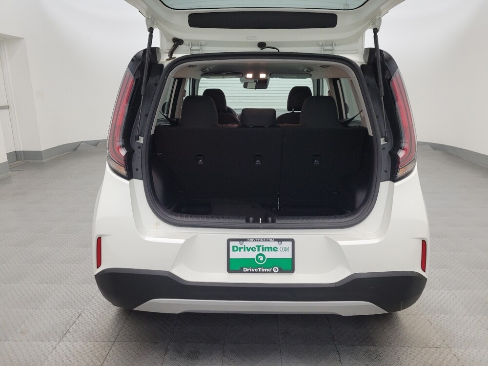 2025 Kia Soul in Glendale, AZ 85301 - 18125102 29