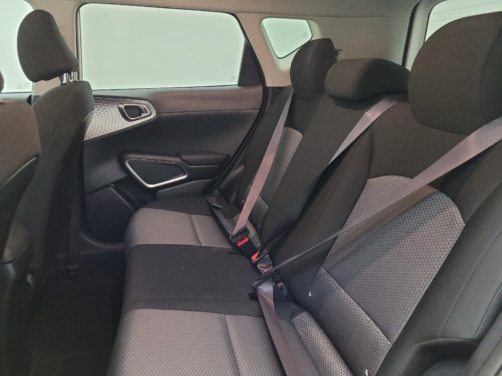 2025 Kia Soul in Glendale, AZ 85301 - 18125102 18