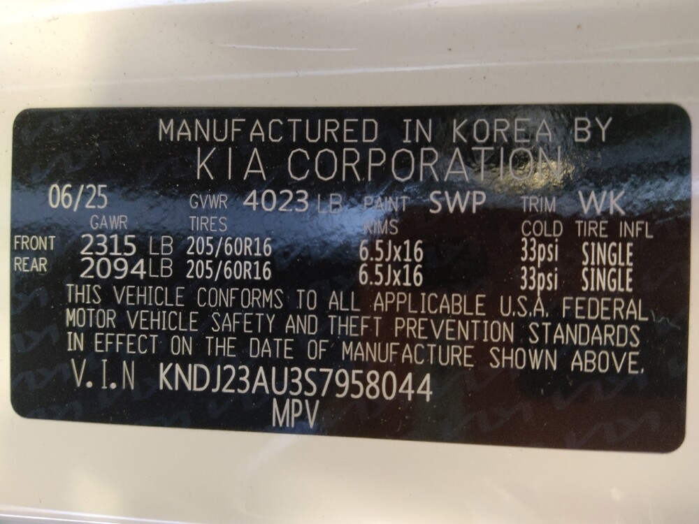 2025 Kia Soul in Glendale, AZ 85301 - 18125102 33