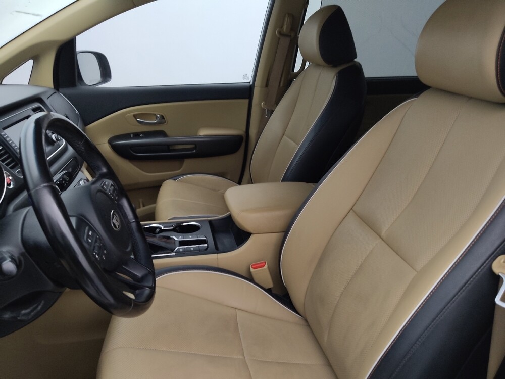 2019 Kia Sedona in Tampa, FL 33612 - 18125107 17