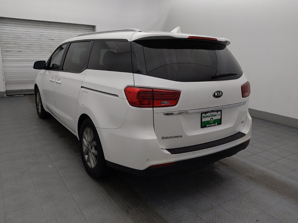 2019 Kia Sedona in Tampa, FL 33612 - 18125107 5