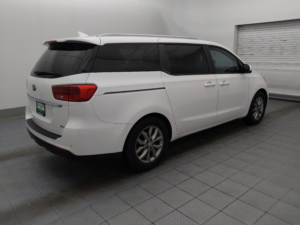2019 Kia Sedona in Tampa, FL 33612 - 18125107 10