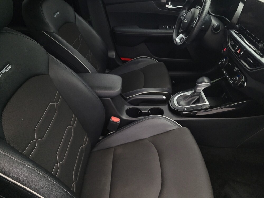 2022 Kia Forte in Clearwater, FL 33764 - 18125120 21