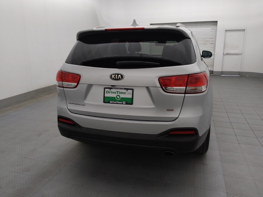 2018 Kia Sorento in Tampa, FL 33612 - 18125130 7