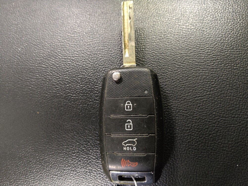 2018 Kia Sorento in Tampa, FL 33612 - 18125130 32