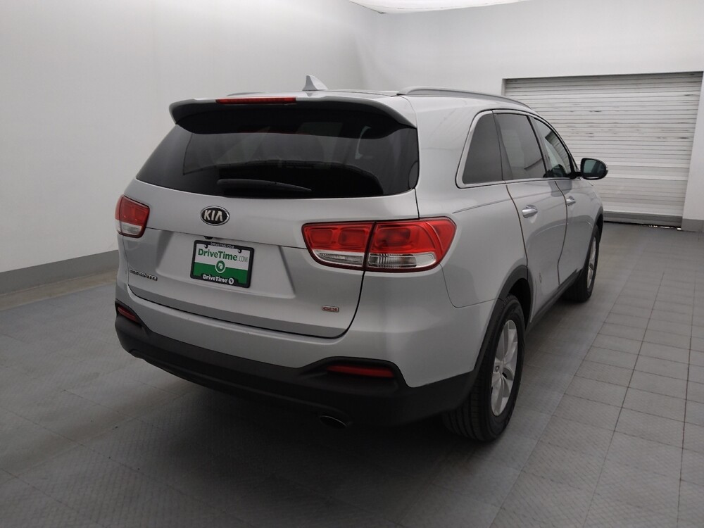 2018 Kia Sorento in Tampa, FL 33612 - 18125130 9