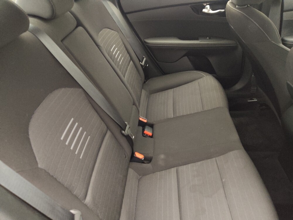 2019 Kia Forte in Tampa, FL 33612 - 18125133 19