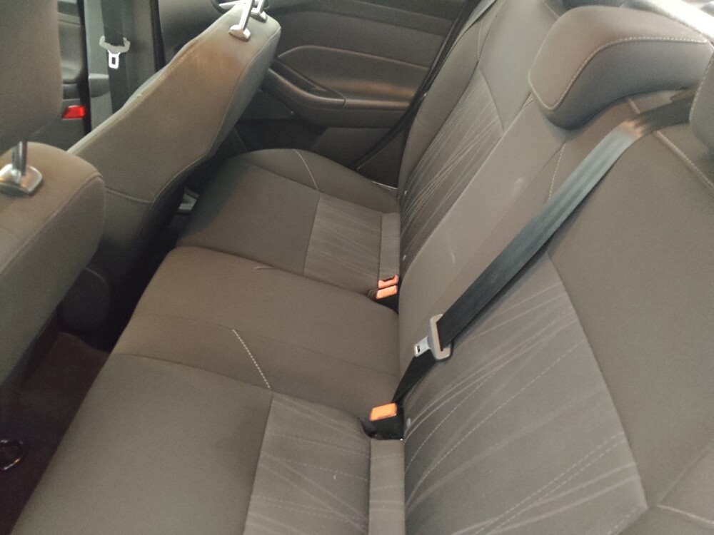 2016 Ford Focus in Clearwater, FL 33764 - 18125135 18