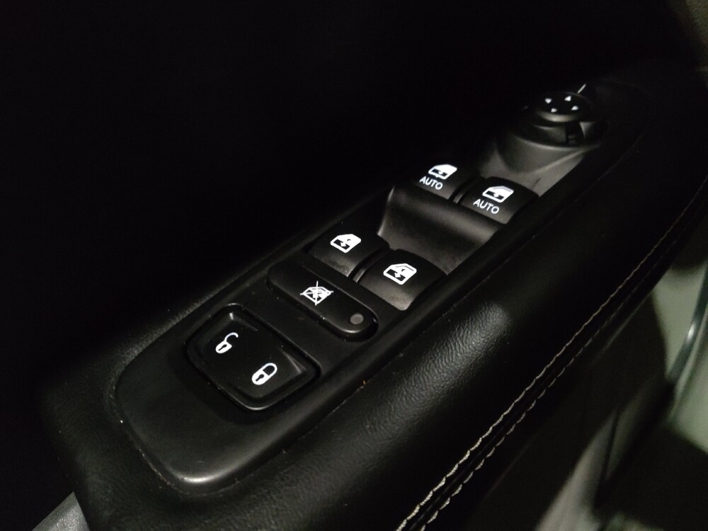 2018 Jeep Compass in Orlando, FL 32808 - 18125159 27