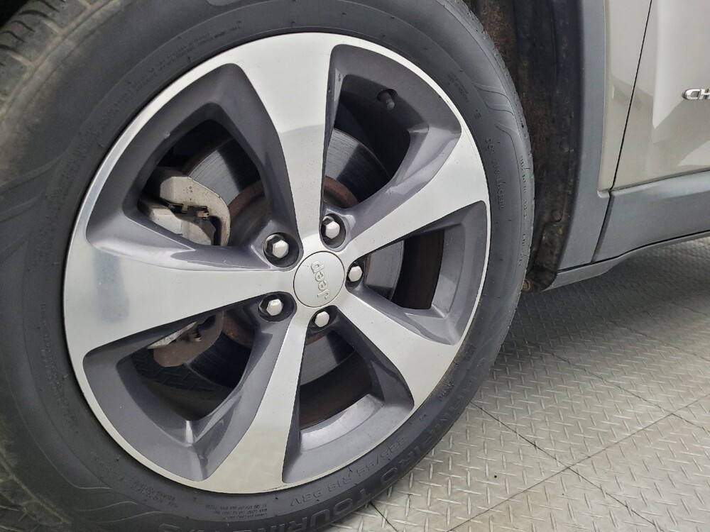 2019 Jeep Cherokee in Jacksonville, FL 32225 - 18125169 31