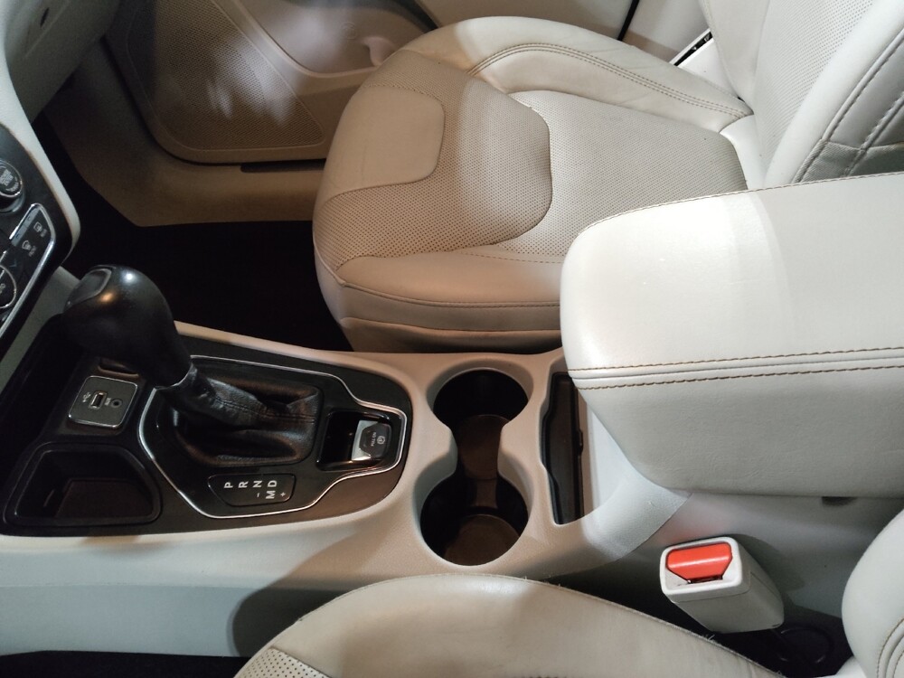 2019 Jeep Cherokee in Jacksonville, FL 32225 - 18125169 26