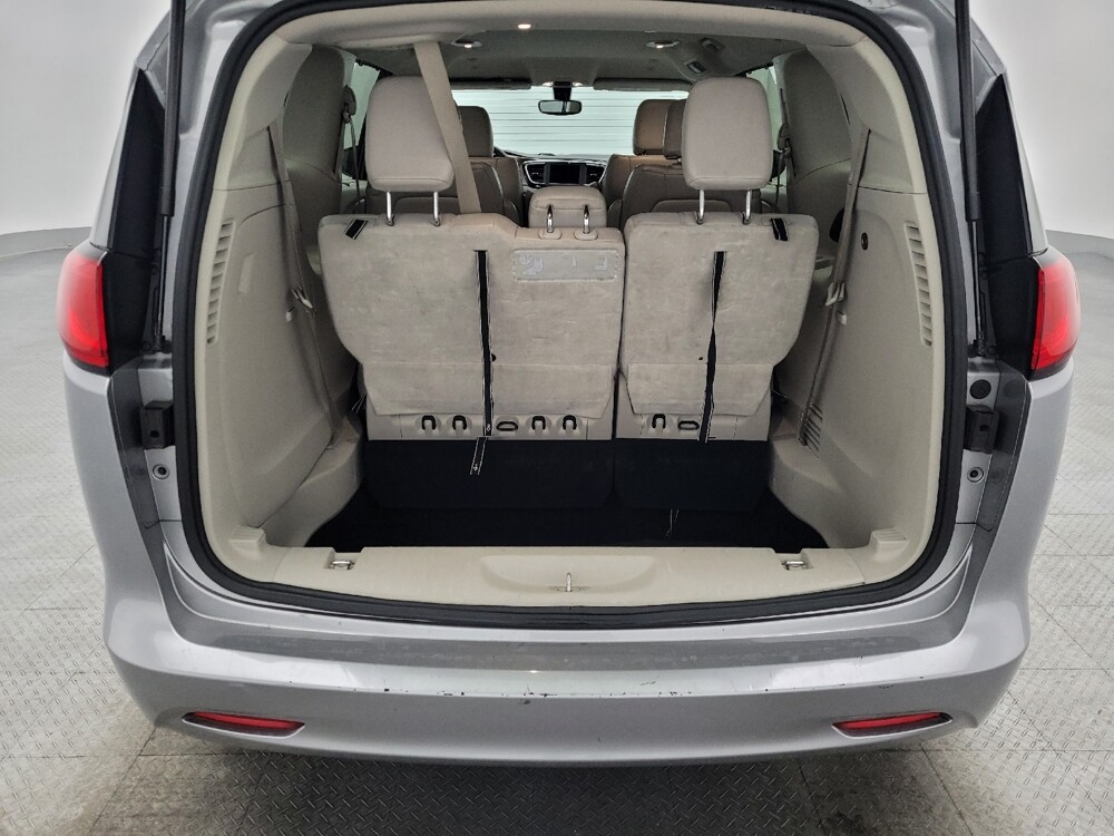 2021 Chrysler Voyager in Jacksonville, FL 32225 - 18125181 29